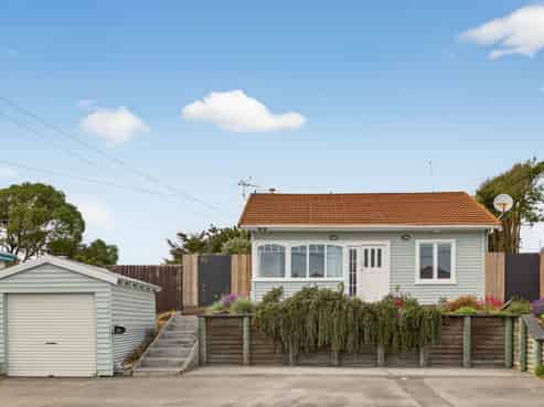 35 Pacific Road, North New Brighton