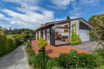 26 Asbury Crescent, Campbells Bay