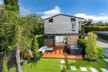 26 Asbury Crescent, Campbells Bay