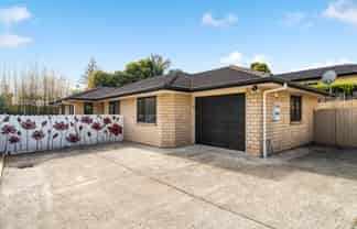 27A Chorley Avenue, Massey