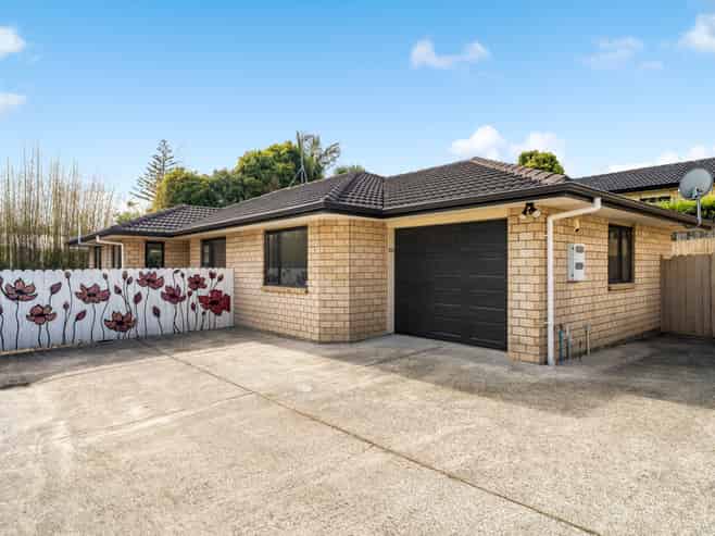 27A Chorley Avenue, Massey