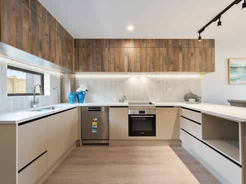 6/31 Tiroroa Avenue, Te Atatu South