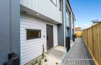 6/31 Tiroroa Avenue, Te Atatu South