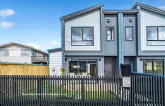 2/31 Tiroroa Avenue, Te Atatu South