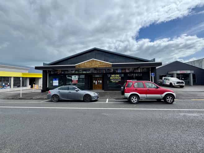 Destination retail/office on Devon