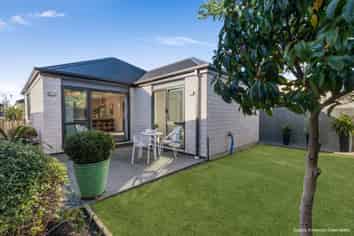 2/14 Cotswold Avenue, Bishopdale