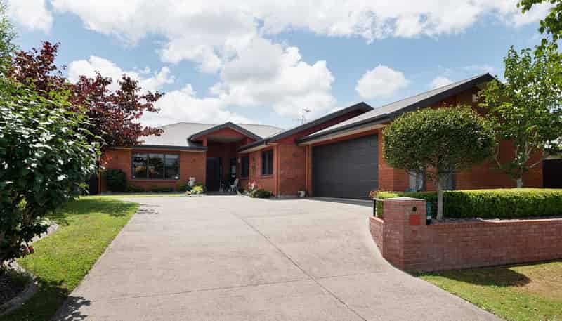 3 Wiltshire Drive, Huntington