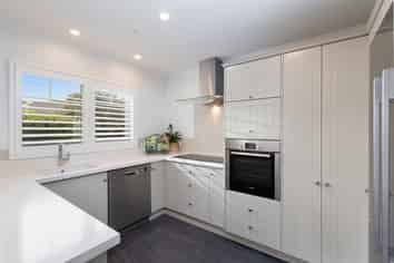 2 Aratia Way, Richmond