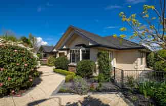 2 Aratia Way, Richmond