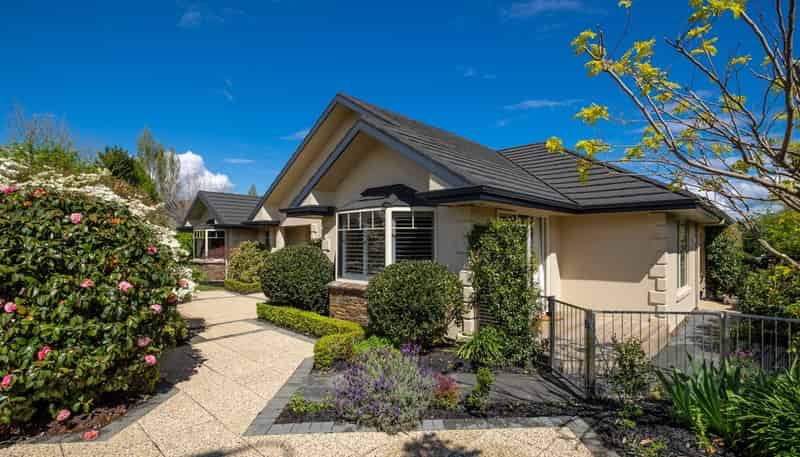 2 Aratia Way, Richmond