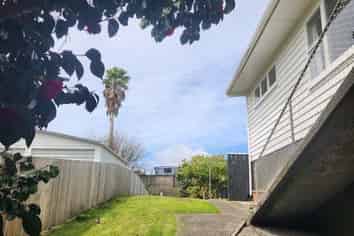 6 Gray Avenue, Paraparaumu Beach