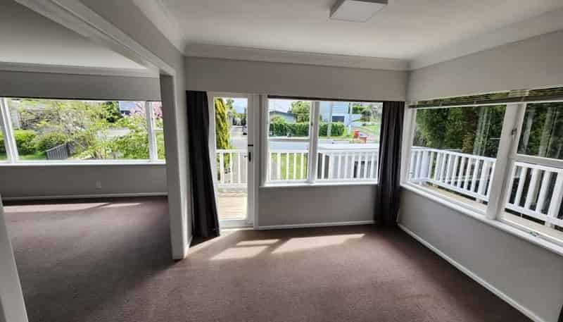 6 Gray Avenue, Paraparaumu Beach