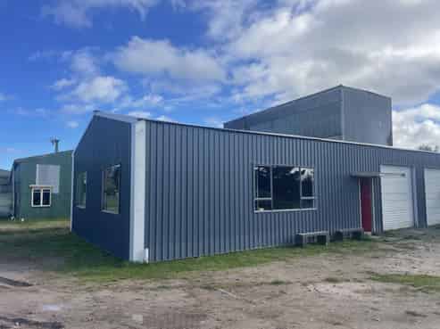 Tidy warehouse available now for Lease in Atiamuri
