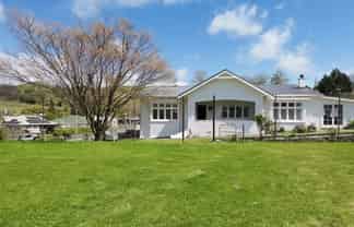 51- 53 Goldfinch Street, Taihape