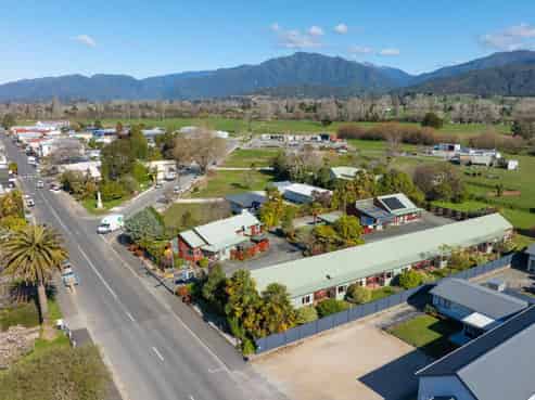 Freehold going concern in Golden Bay