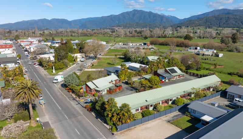 87 Commercial Street, Takaka