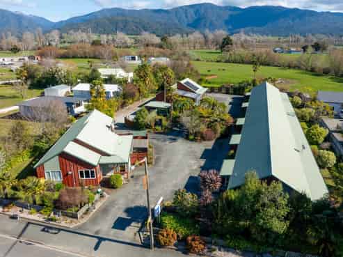 Freehold going concern in Golden Bay