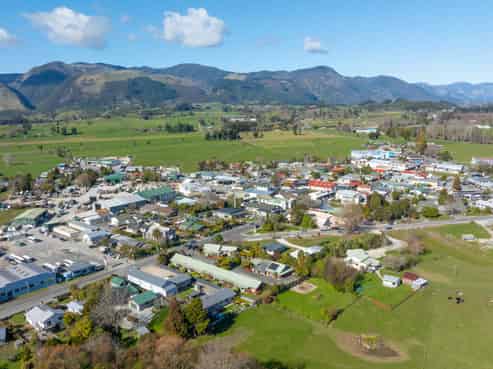 Freehold going concern in Golden Bay