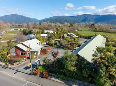 Popular Golden Bay Motel for Sale