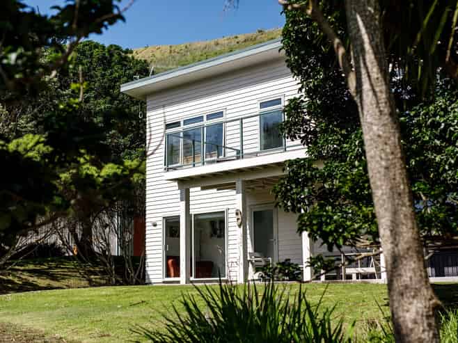 8 Pohutukawa Drive, Waiotahi
