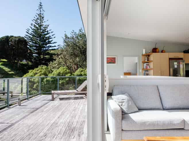 8 Pohutukawa Drive, Waiotahi
