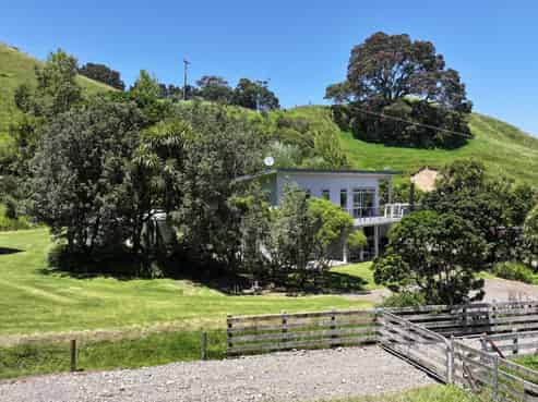 8 Pohutukawa Drive, Waiotahi
