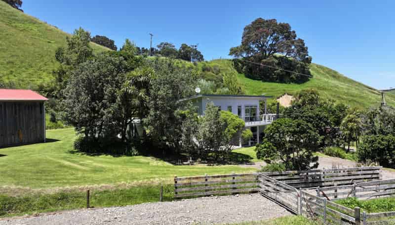 8 Pohutukawa Drive, Waiotahi