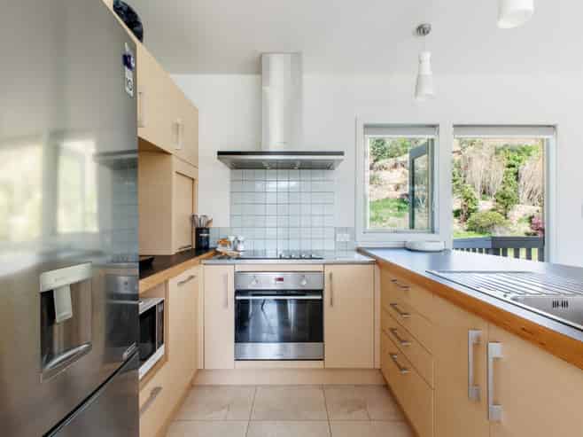 8 Pohutukawa Drive, Waiotahi