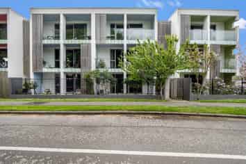 1/193E Riccarton Road, Riccarton