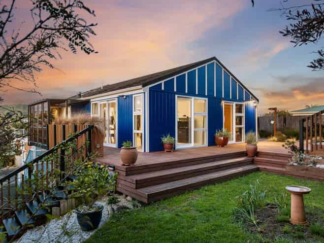 2/11 Mervyn Place, Plimmerton