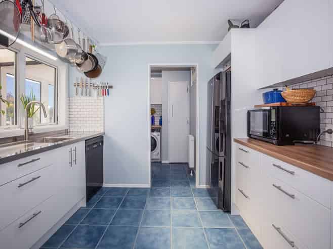 2/11 Mervyn Place, Plimmerton