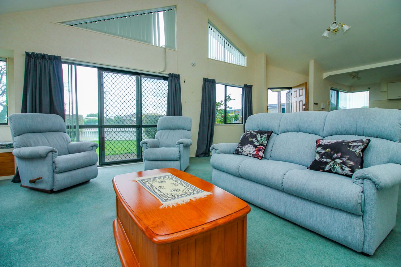 Close to Town, Easy Living - Aanzicht 4