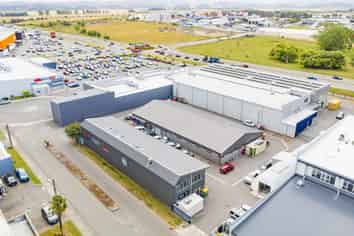 Split income investment modern - freehold asset