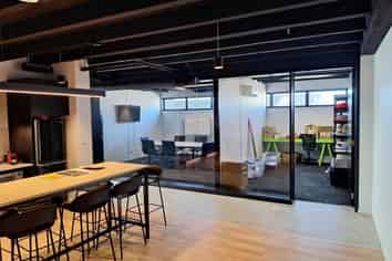 High-Spec, Full-Floor Office