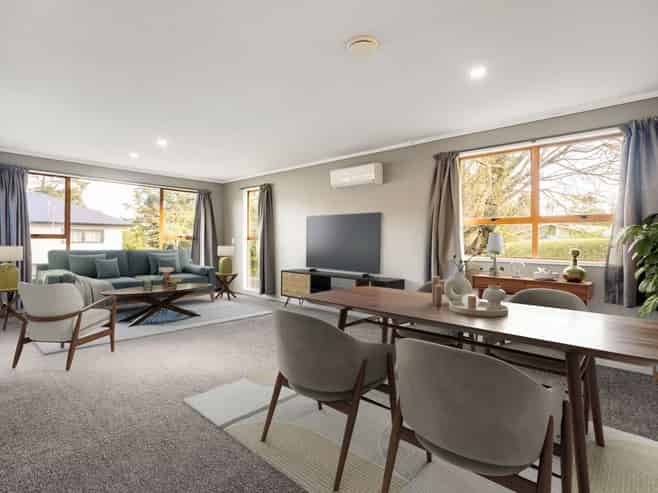 15 Splitt Avenue, Glenview