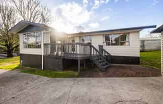 15 Splitt Avenue, Glenview