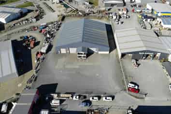 Prime 1600sqm warehouse with easy access