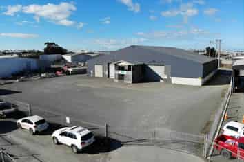 Prime 1600sqm warehouse with easy access