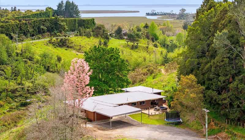 1538 State Highway 2, Whakamarama