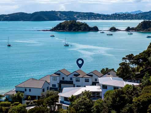 Bay of Islands best view? Blue Pacific Apartments