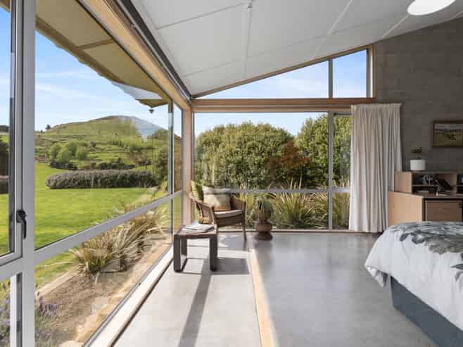 351 Saddle Hill Road, Scroggs Hill