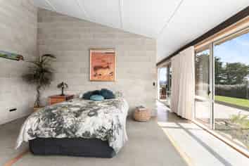 351 Saddle Hill Road, Scroggs Hill