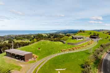 351 Saddle Hill Road, Scroggs Hill