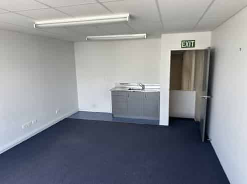 Versatile Warehouse & Office/Retail Space