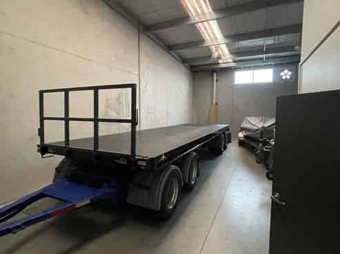 Versatile Warehouse & Office/Retail Space