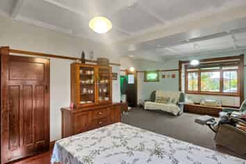 11 Wallace Street, Regent