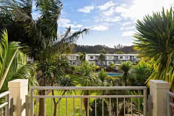 25/92 Bush Road, Albany