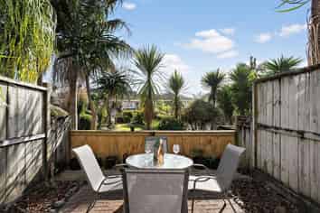 25/92 Bush Road, Albany