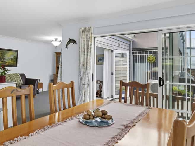 49 Chateau Crescent, Rangatira Park