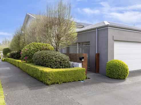 49 Chateau Crescent, Rangatira Park